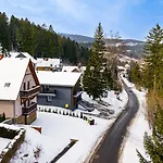 Wonder Home - Villa Vika z ogrodem